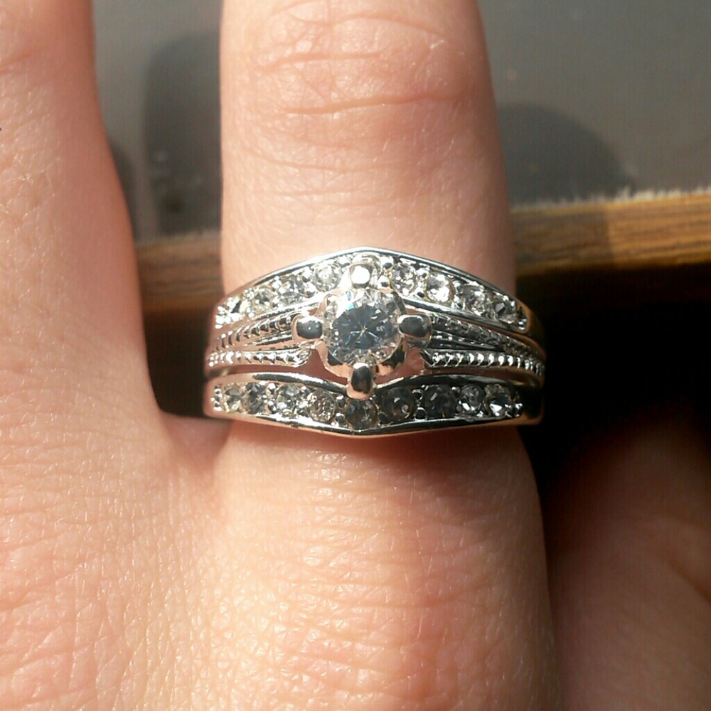 *NWOT* Silver Cubic Zirconia Diamond ring set